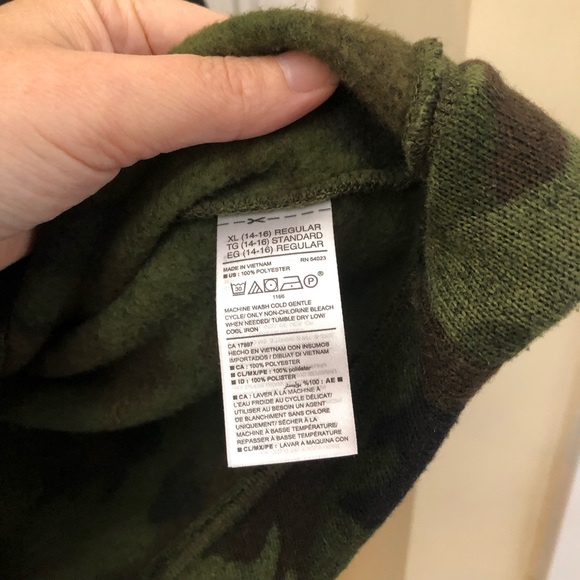 Old Navy fleece lined kids partial zip sweater - Picture 12 of 12